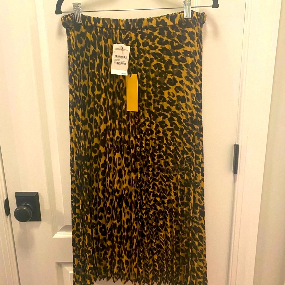 NWT Nordstrom Halogen leopard pleated long skirt-L